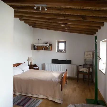 The Family Nest Orounda